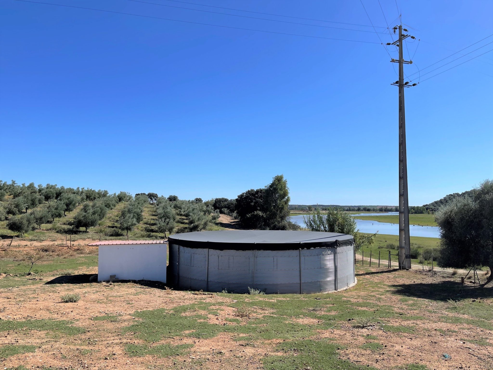 Two 1,7 million liter tanks for vines, almonds and olives, Portugal