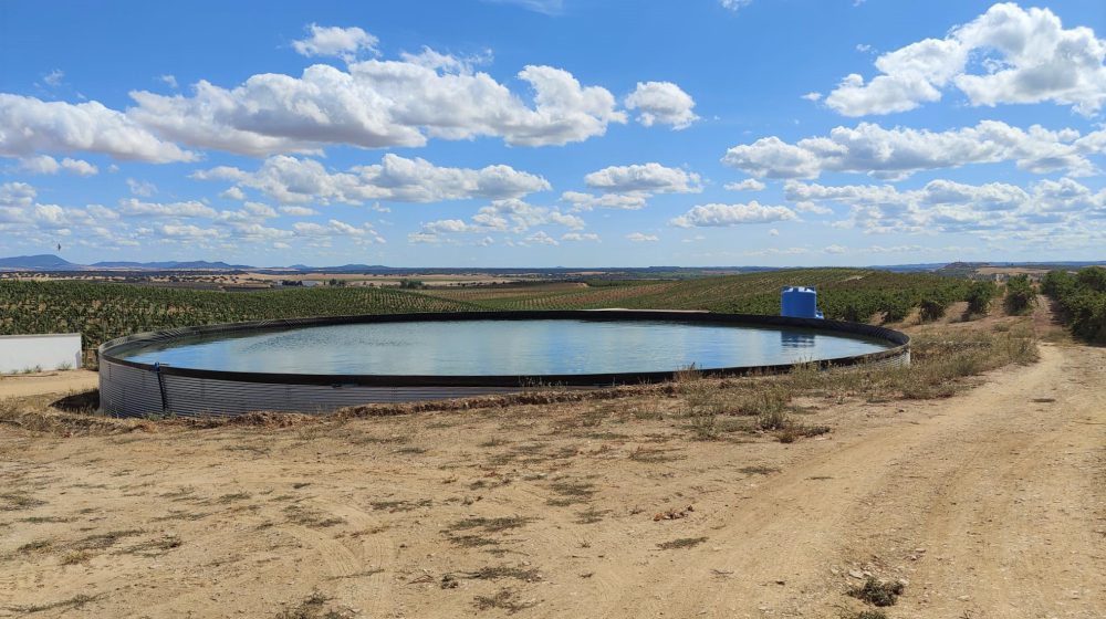 Two 1,7 million liter tanks for vines, almonds and olives, Portugal