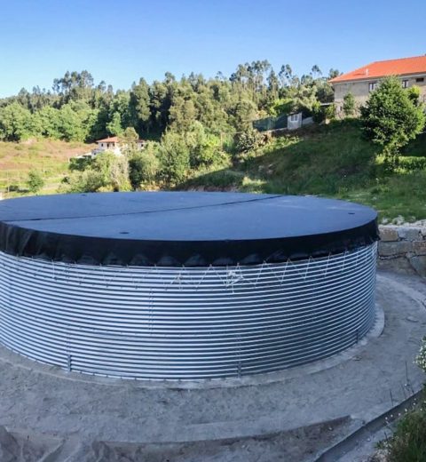 Water storage tank for a vineyard, Portugal