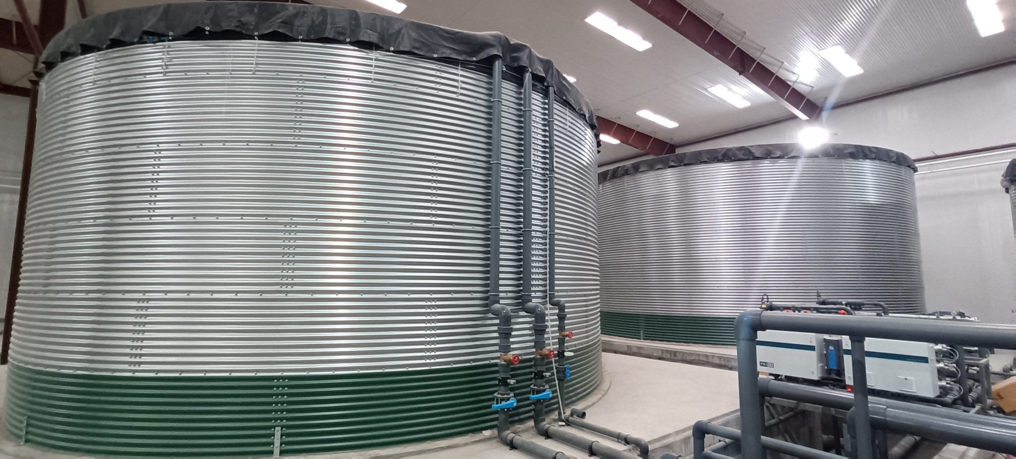 13 water tanks at a tomato greenhouse, China