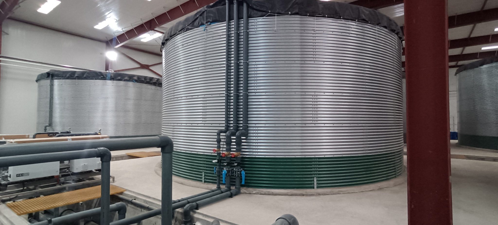 13 water tanks at a tomato greenhouse, China