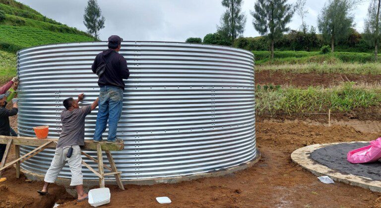 Water storage for strawberries in greenhouses, Indonesia